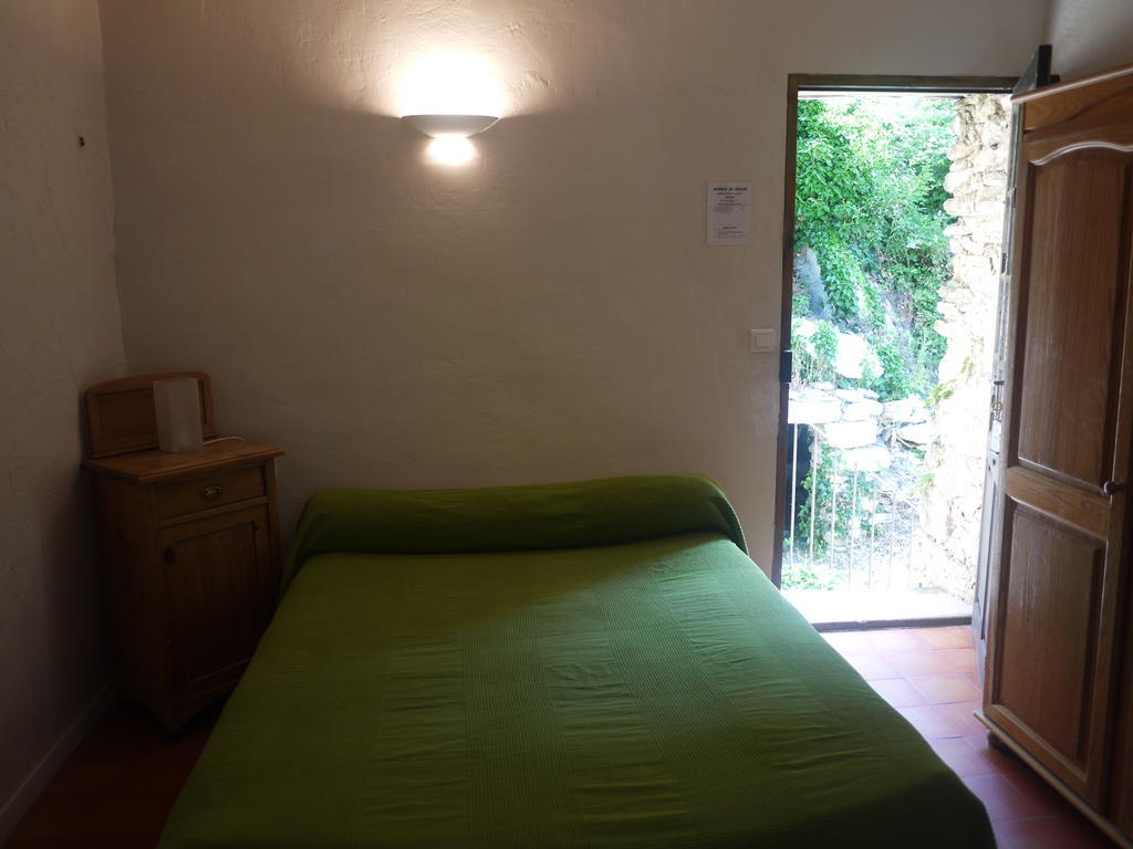 Auberge Des Seguins Buoux 객실 사진
