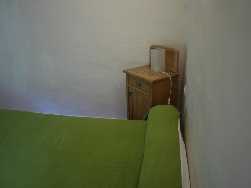 Auberge Des Seguins Buoux 객실 사진