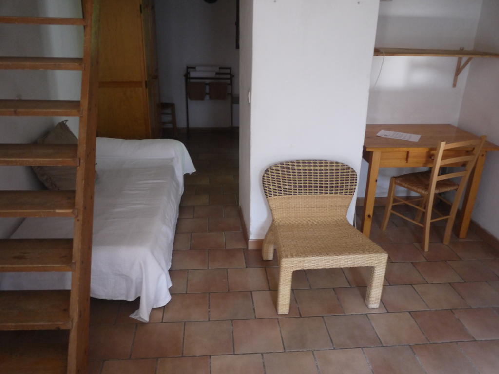 Auberge Des Seguins Buoux 객실 사진