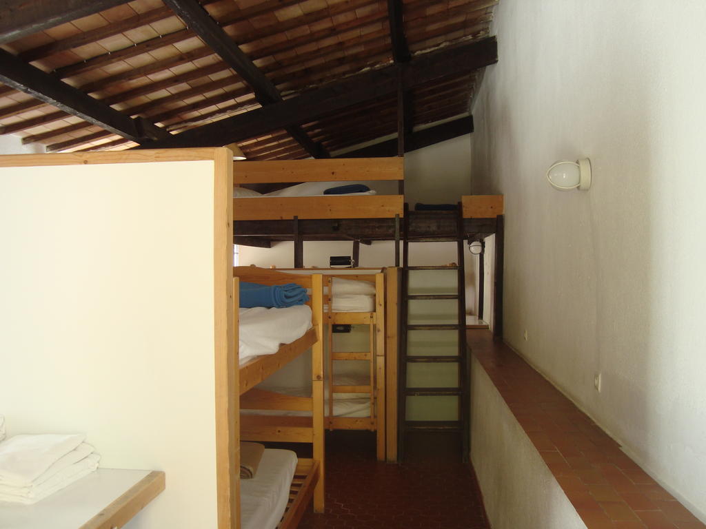 Auberge Des Seguins Buoux 객실 사진