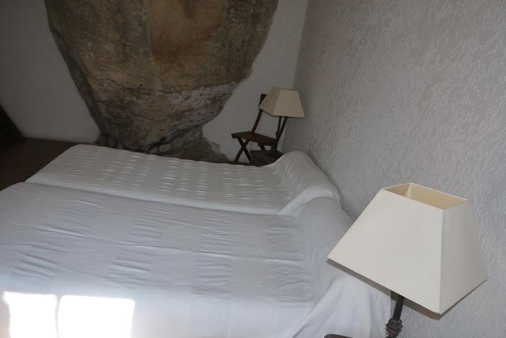 Auberge Des Seguins Buoux 객실 사진