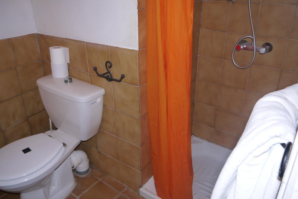 Auberge Des Seguins Buoux 객실 사진